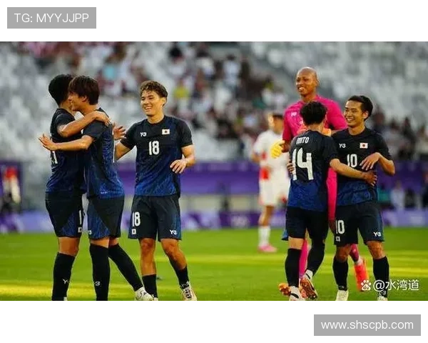 当脸泛红的足球明星遇上激情赛场的瞬间与感动